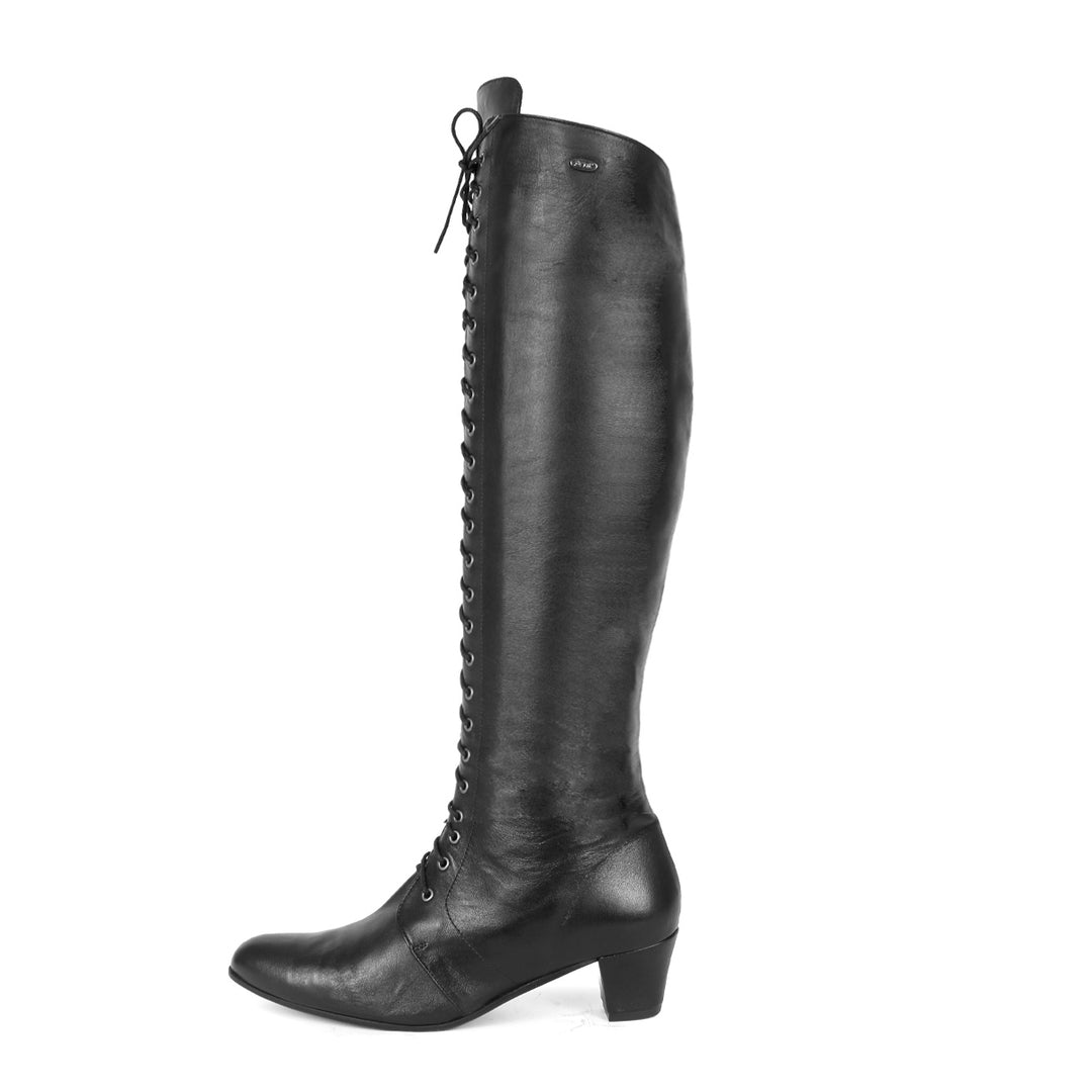 Knee-high boot with laces (model 490) leather black