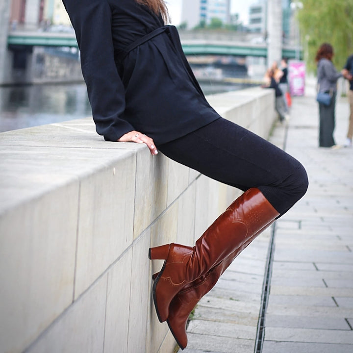 Kniehohe Stiefel mit Brogue-Details (Modell 430) Leder cognac