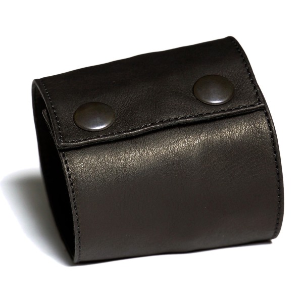 Short cuff wallet from soft leather